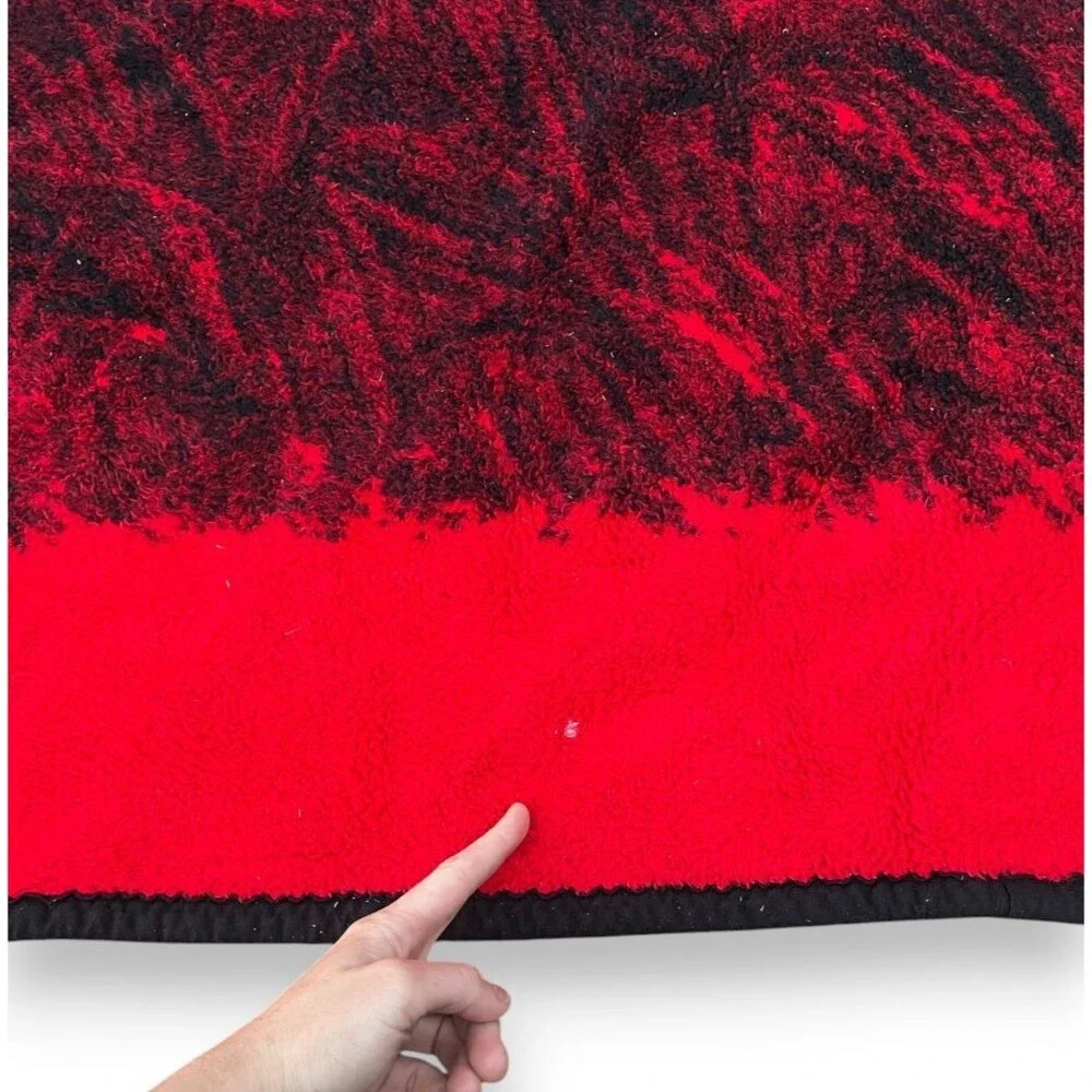 San Marcos Blanket Cobija Black Red Reversible Lion Lions Nature Colorful 70x89